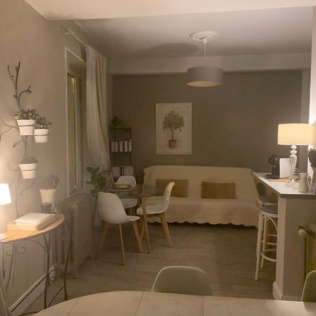 Le Clos De La Tour Bagian luar foto