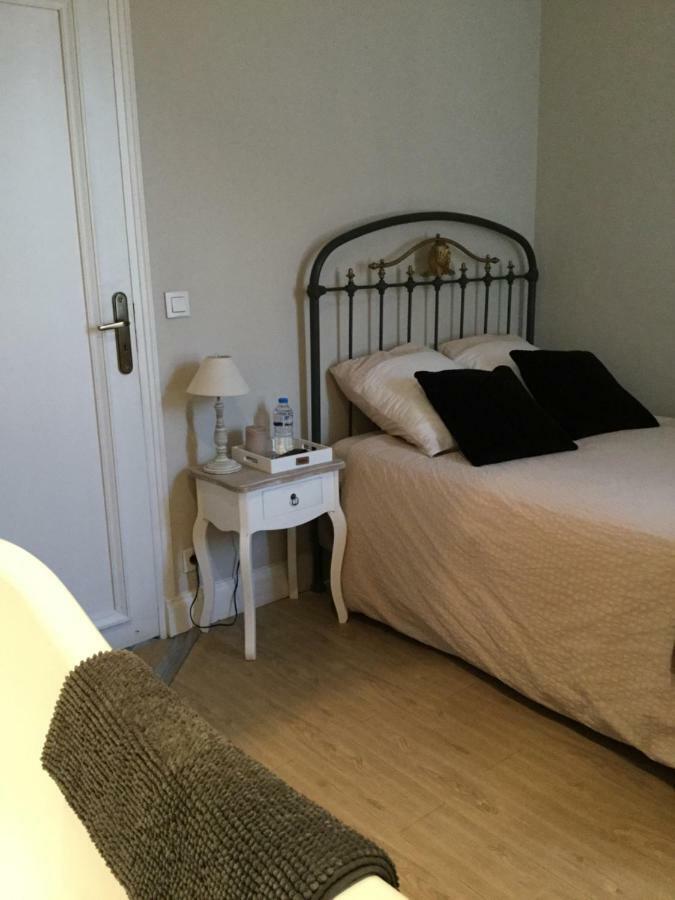Le Clos De La Tour Bagian luar foto